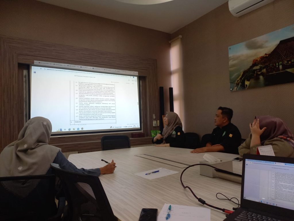 SPMI Gelar Rapat Pembahasan Verifikasi dan Validasi SOP Program Studi Manajemen Kuliner